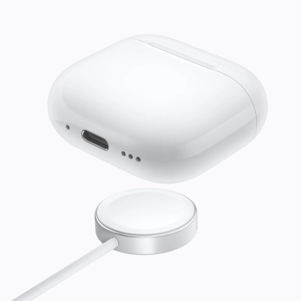 Футляр AirPods 5 Wireless Charging Case над беспроводной зарядкой