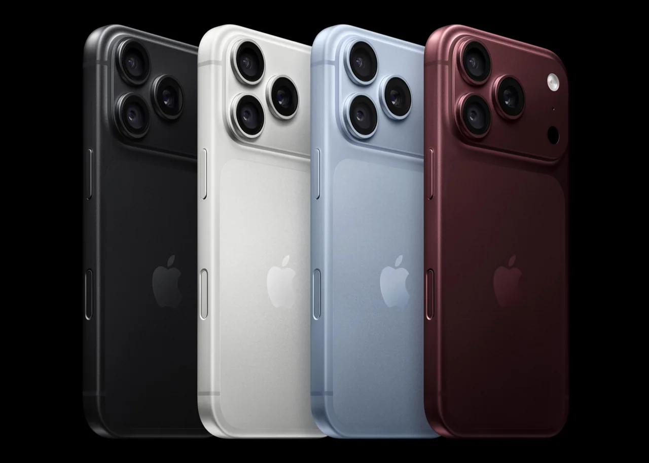 Четыре цвета iPhone 18 Pro: чёрный, серебристый, голубой и бордовый